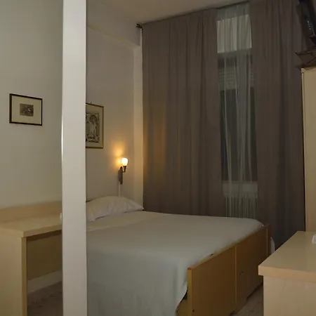 Hotel Frank Avellino
