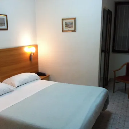 Frank Hotel 2*